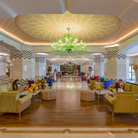Отель Royal Taj Mahal